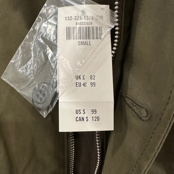 Abercrombie & Fitch Wind and Water Resistant Jacket Olive Green in Small - Picture 4 of 5